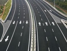 探討公路施工技術管理及公路養(yǎng)護